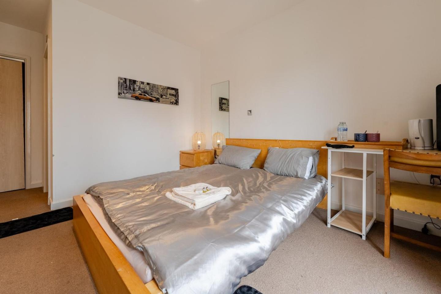Private Room In Cardiff City Center Exterior photo